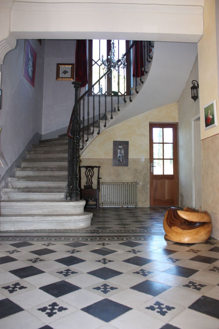 Entrance hall and staircase